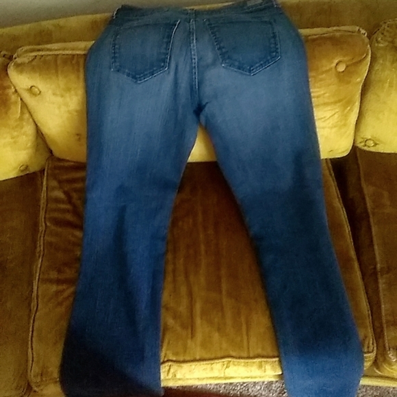 DKNY Jeans - Picture 5 of 5